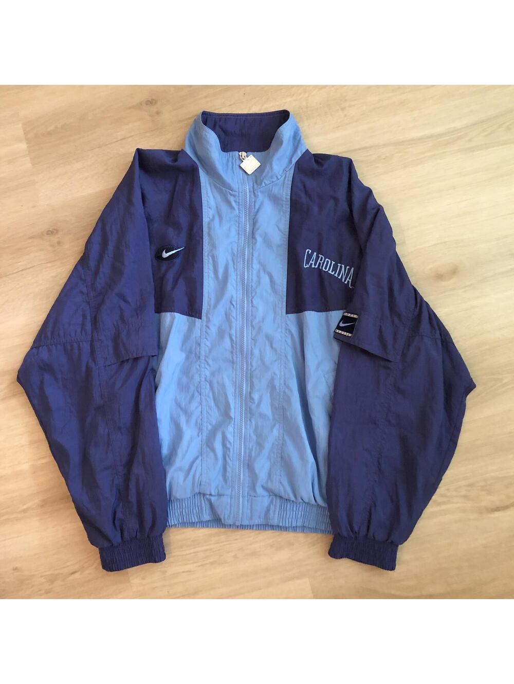 VINTAGE NIKE TEAM UNC TAR HEELS FOOTBALL WINDBREAKER JACKET MENS SIZE MEDIUM